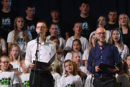 60 LET OŠ CERKNICA 83 FOTO LJUBO VUKELIČ